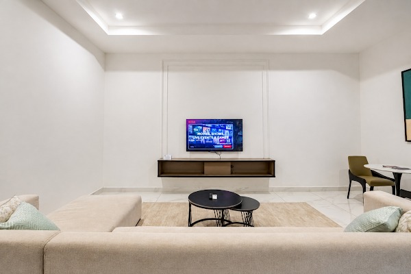 Azusa Deluxe Suite